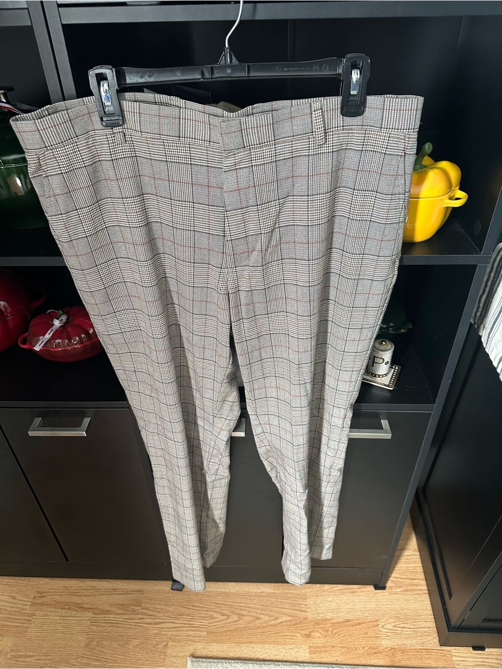 Tommy Hilfiger Men's Beige Plaid Chinos with tan Windowpane - 34x30